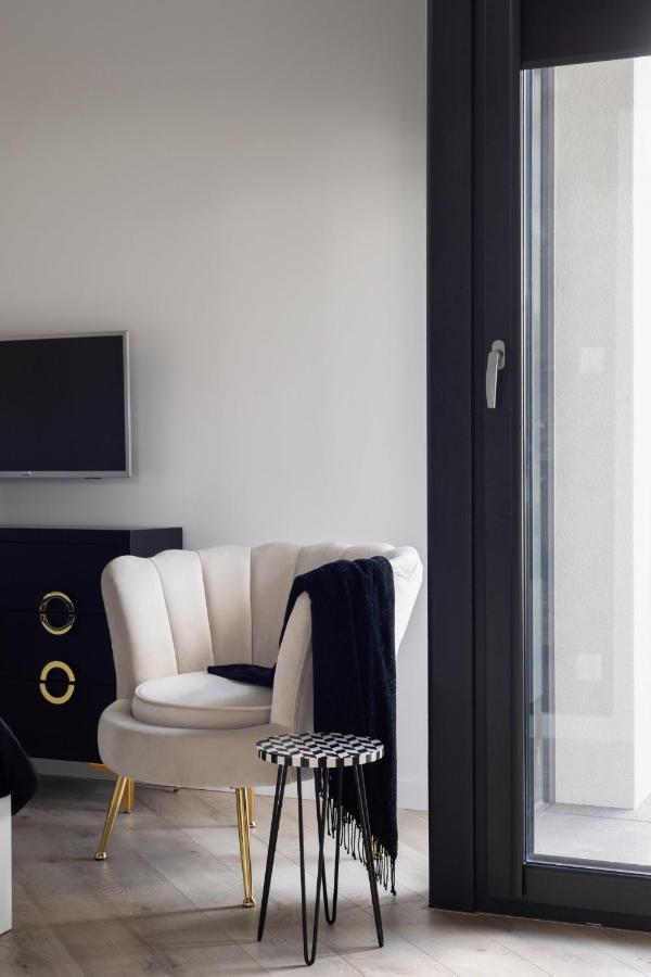 Sevilla Z Prywatna Sauna Apartment